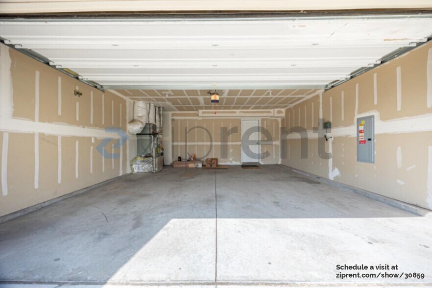 Building Photo - 10206 Natalie Ave