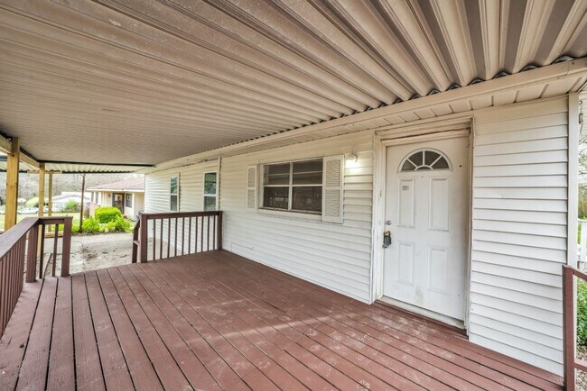 Building Photo - Renovated 4-Bed Home in Pleasant Grove!