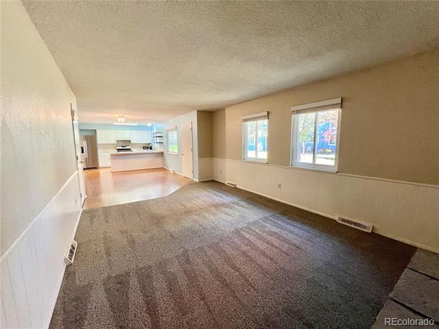 Building Photo - 387 Upham St