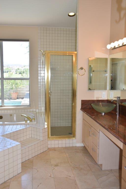 Building Photo - Gorgeous 4 bedroom single story home with ...