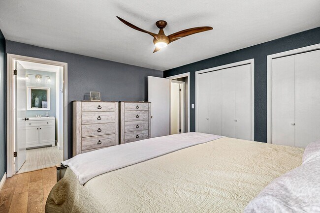 Building Photo - Great Location in Lakewood!