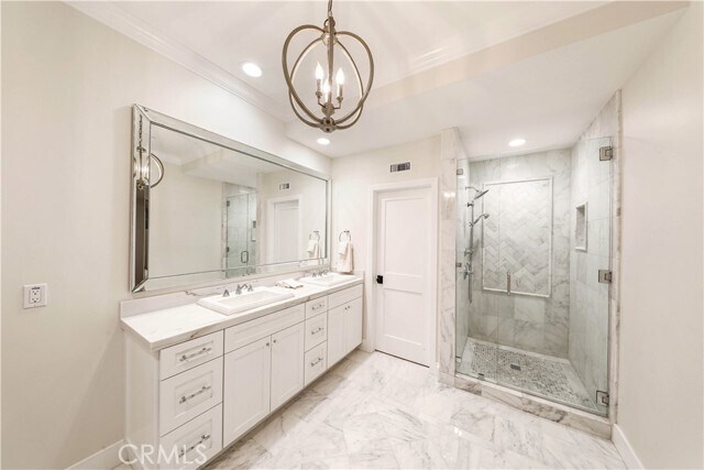 Building Photo - 512 Jasmine Ave