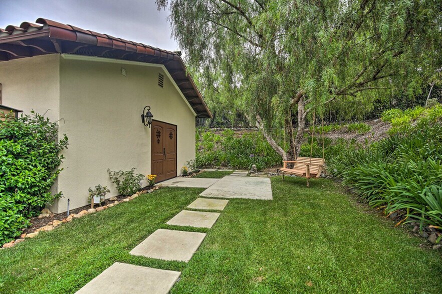 Building Photo - 7717 La Orquidia