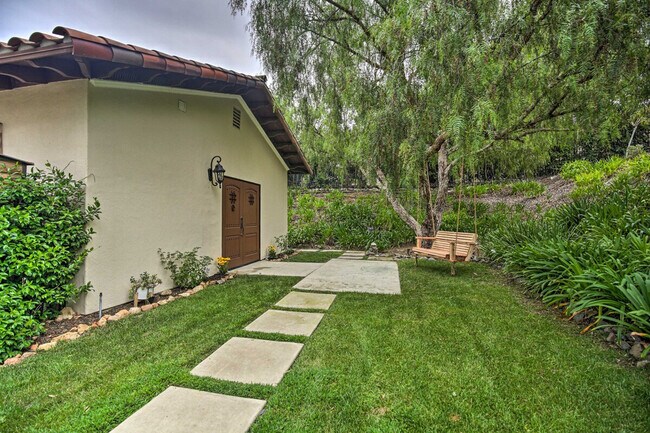 Building Photo - 7717 La Orquidia