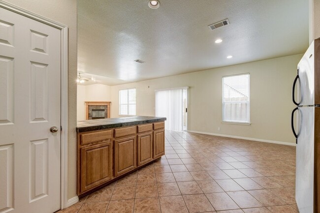 Building Photo - 5304 Evans Ave