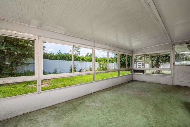 Building Photo - 3175 Lake Anderson Ave