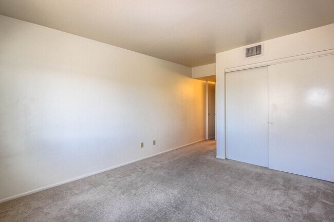 Building Photo - 3 Bedroom Unit at Villas at the Ridge in Prescott