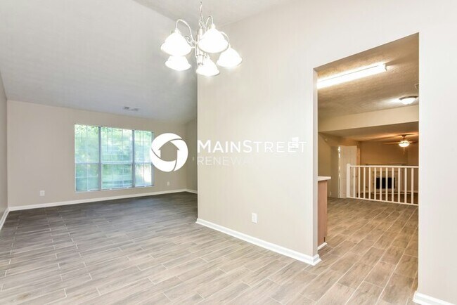 Building Photo - 3 Bedroom Pet-Friendly Home in Lithonia, GA with Main Street Renewal