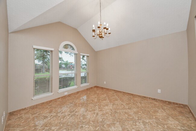 Building Photo - 3003 Silver Spur Dr