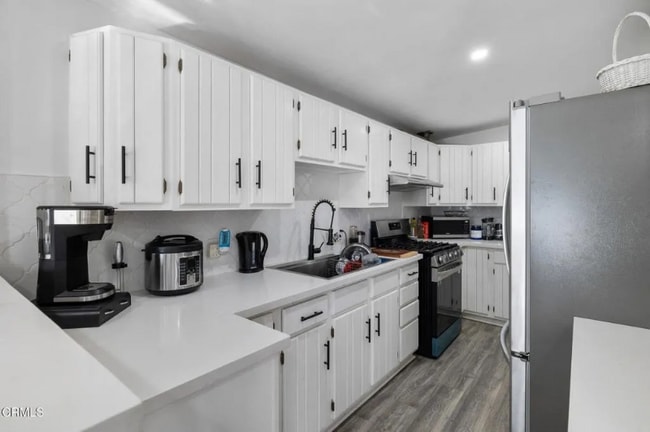 Building Photo - 11798 Kagel Canyon St