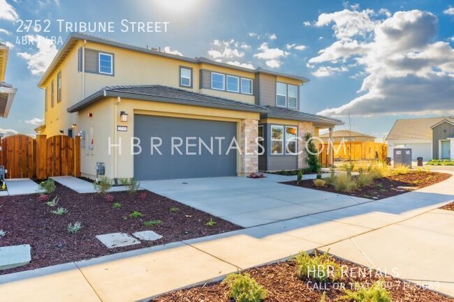 Primary Photo - Spacious 4-Bed, 4-Bath Retreat on Tribune ...