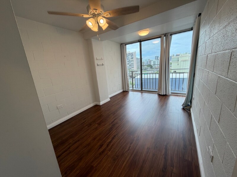 Building Photo - 1415 Victoria St