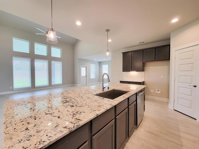 Building Photo - 23622 Iris Field Ct