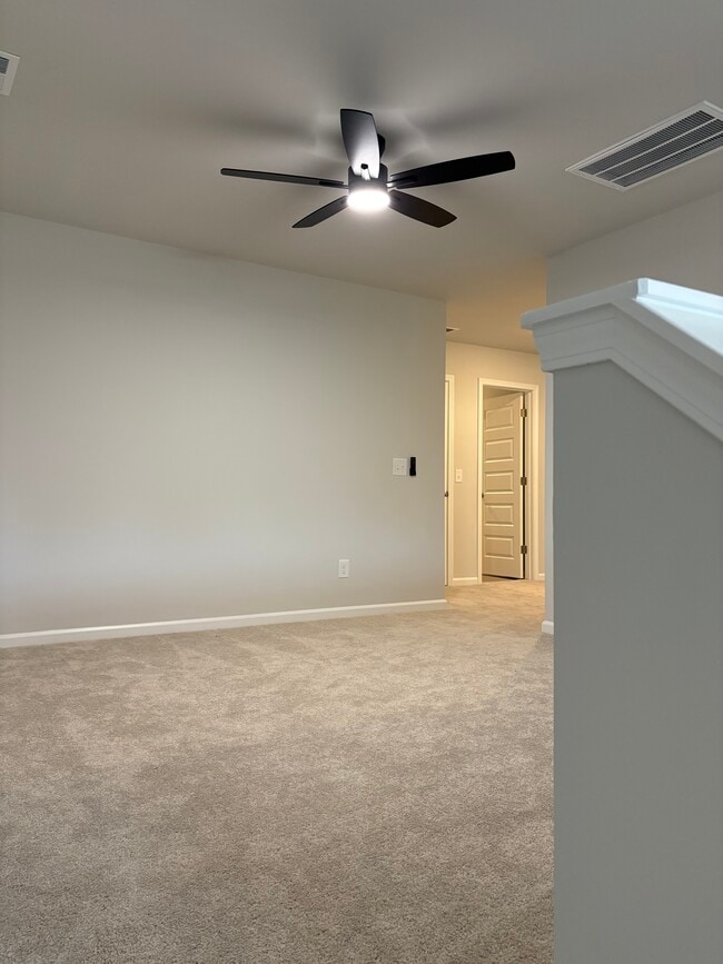 Building Photo - 119 Barefoot Dr