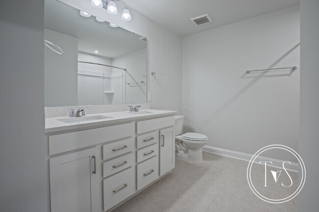 Building Photo - RATE DROP ALERT (was $3500/month) and SUMM...