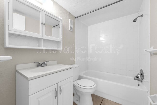 Building Photo - 5111 Curry Ford Rd