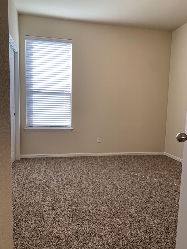 Building Photo - 4728 Fawn Valley Dr