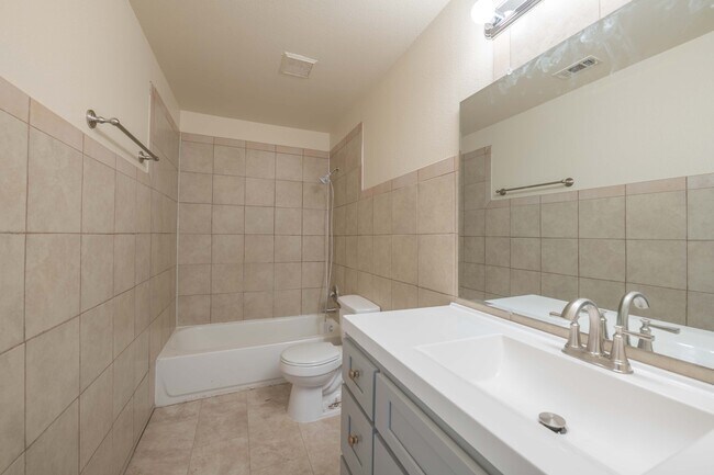 Building Photo - 529 W Metcalfe St