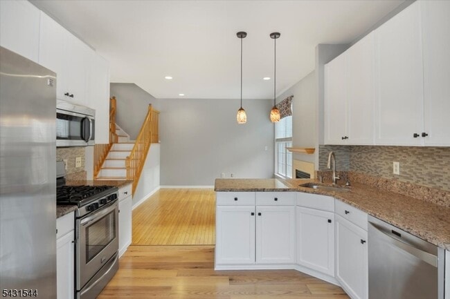 Building Photo - 145 Arrowgate Dr