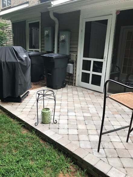 Building Photo - 660 Friendway Rd