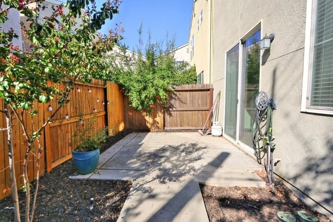 Building Photo - High Demand Park Place Home for Rent!