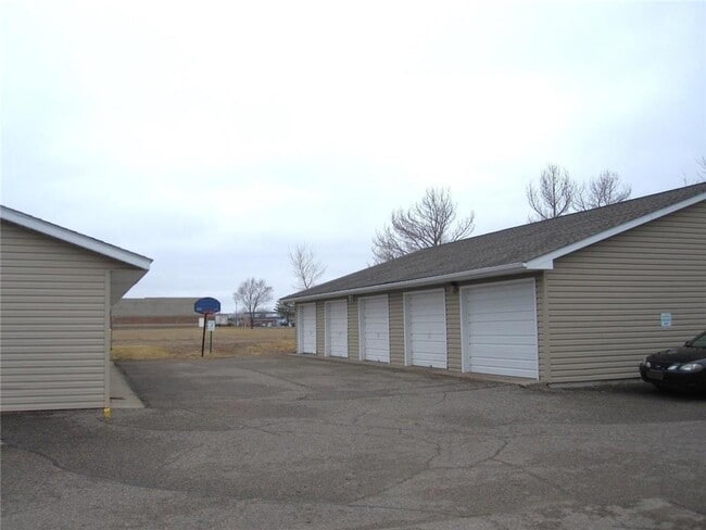 Building Photo - 1380 Heritage Dr