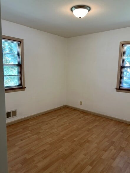 Building Photo - 1505 Brown Ave