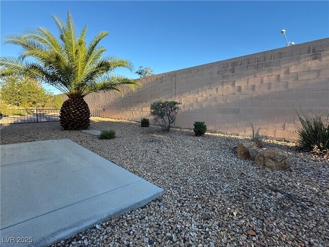 Building Photo - 3025 Seaford Peak Dr