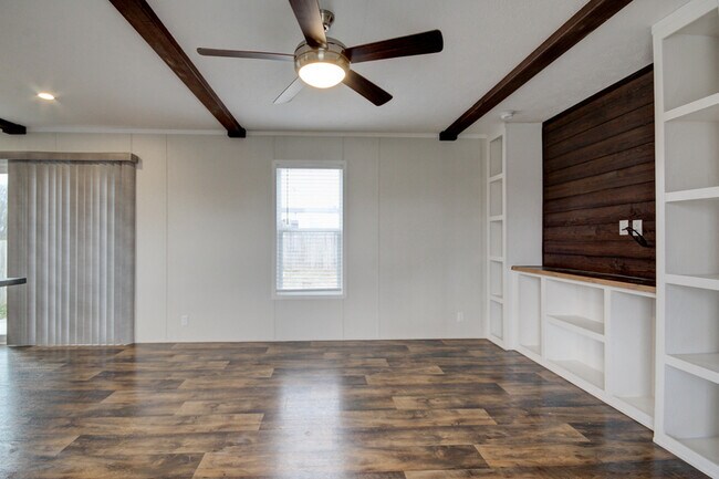 Building Photo - 295 Seays Rd
