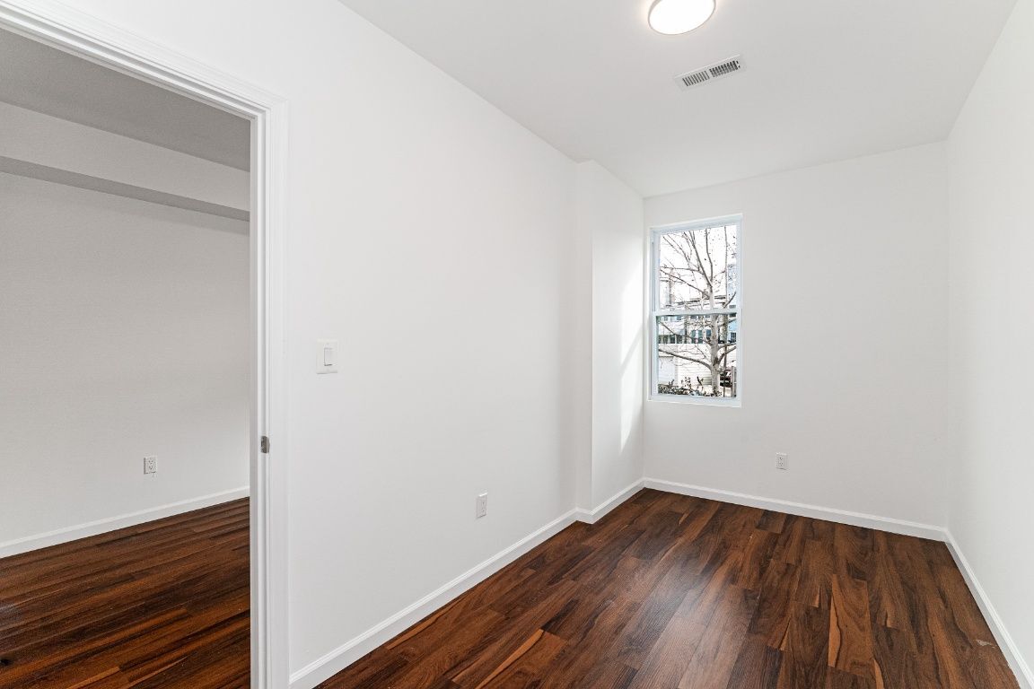 Building Photo - 1838 C St SE