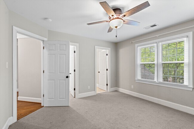 Building Photo - 3833 Denmeade Dr
