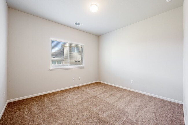 Building Photo - 18031 Lungo St