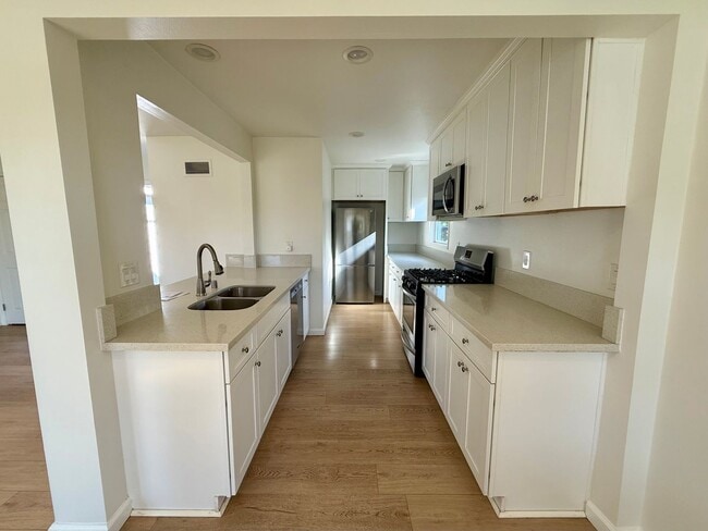 Building Photo - 6856 Newberry St