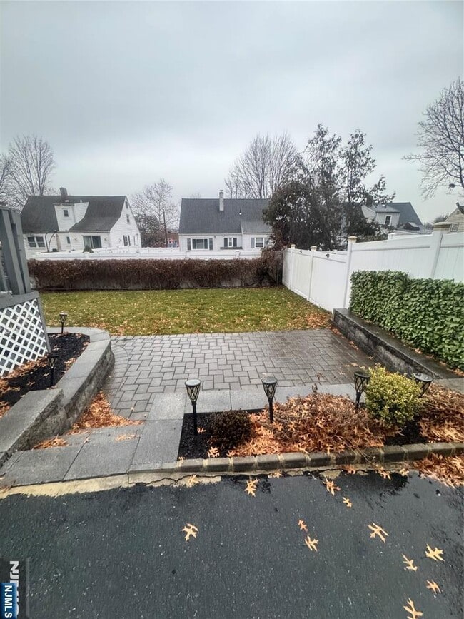 Building Photo - 631 Grant