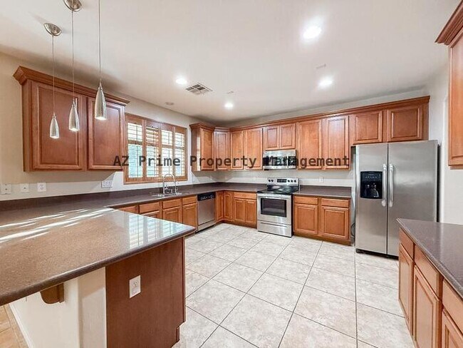 Building Photo - 10445 W Windsor Ave