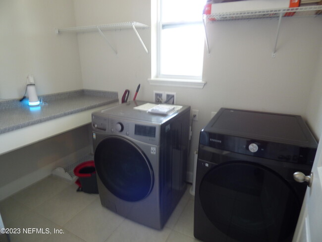 Building Photo - 92 Archwood Dr