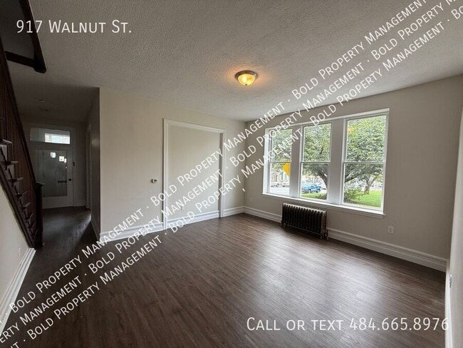 Building Photo - 917 Walnut St