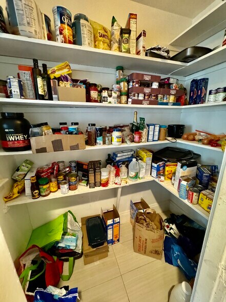 Building Photo - 872 Huntington Ave