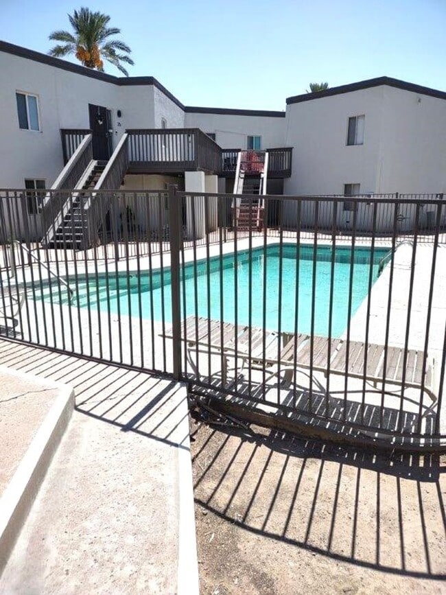 Primary Photo - LOS BLANCOS-ALL UTILITES INCLUDED!!