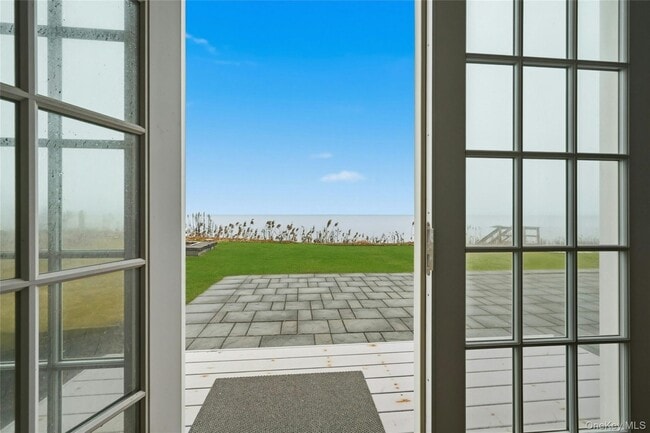 Building Photo - 20845 Soundview Ave