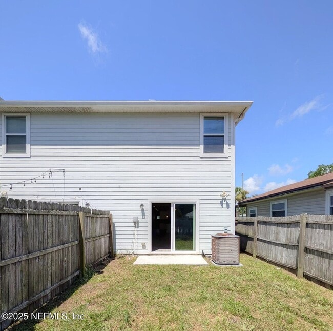 Building Photo - 115 11th St N