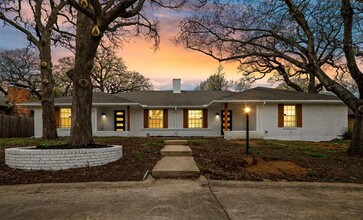 Building Photo - 3522 Shady Valley Dr
