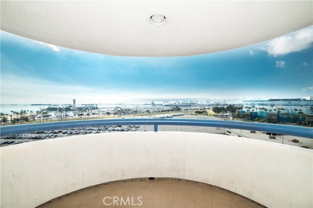 Building Photo - 525 E Seaside Way