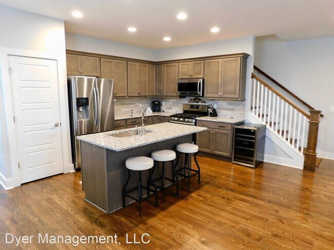 Building Photo - 3 br, 3 bath House - 1720 Northview Avenue