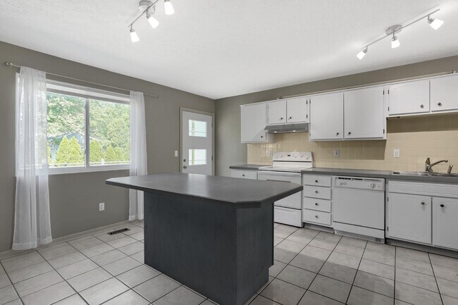 Building Photo - 5763 Stormcroft Ave