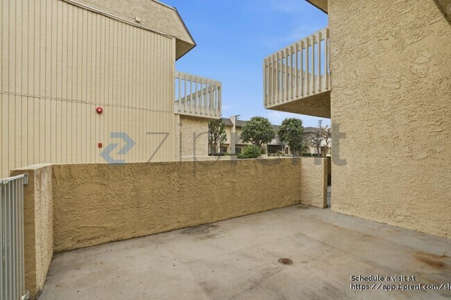 Building Photo - 1200 Opal St