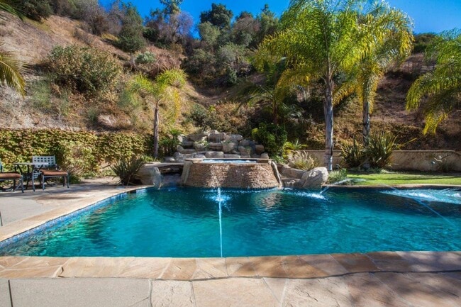 Building Photo - ABSOLUTELY STUNNING ENTERTAINER HOME (4 be...