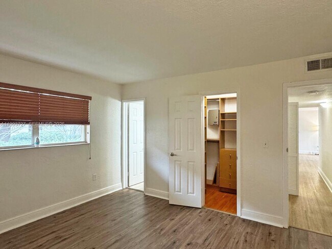 Building Photo - 8475 SW 94th St