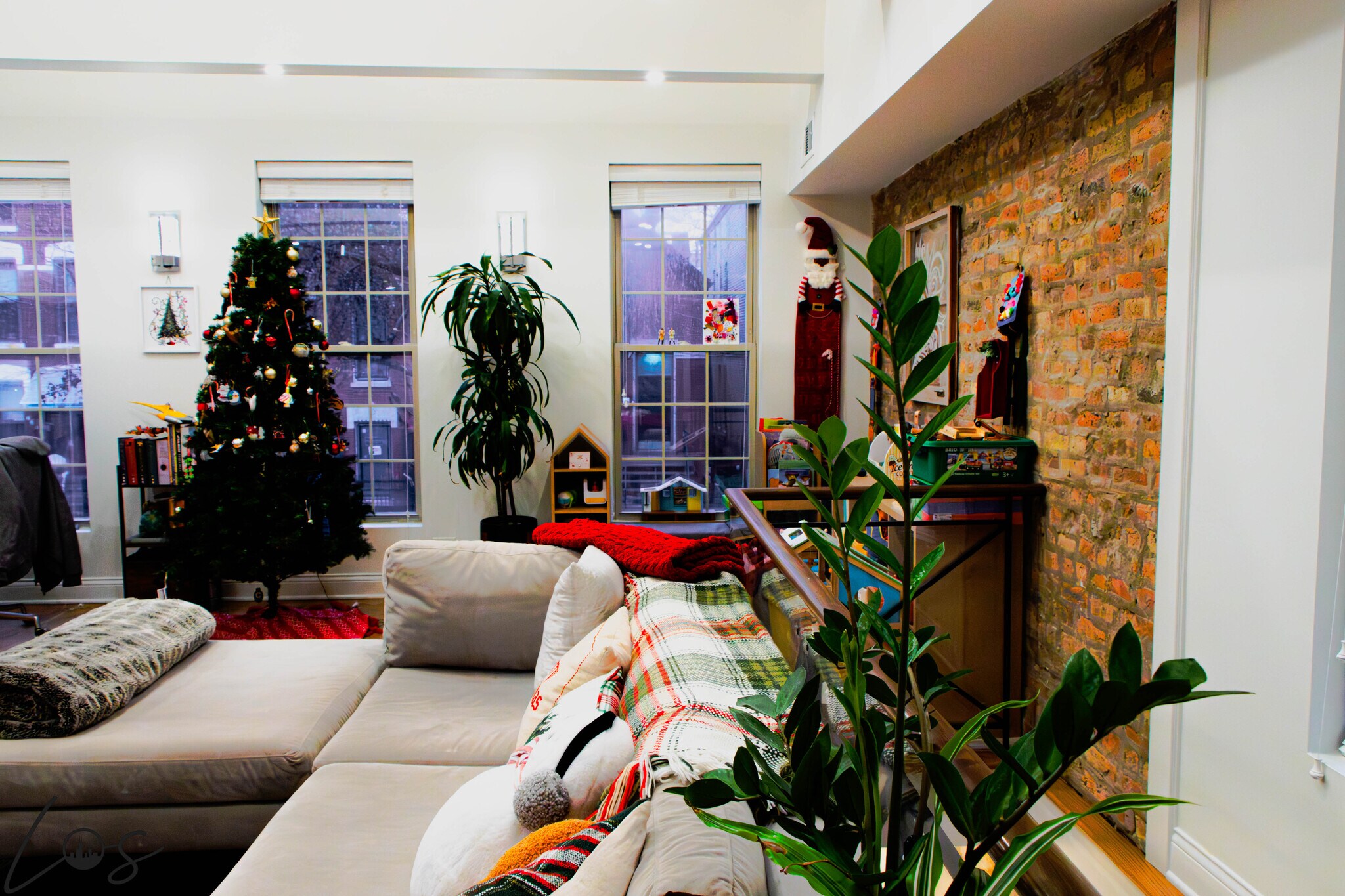 Building Photo - 1023 N Winchester Ave