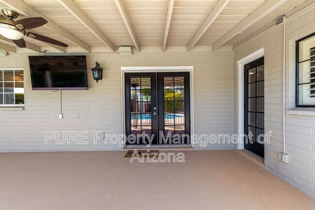 Building Photo - 417 E Rose Ln